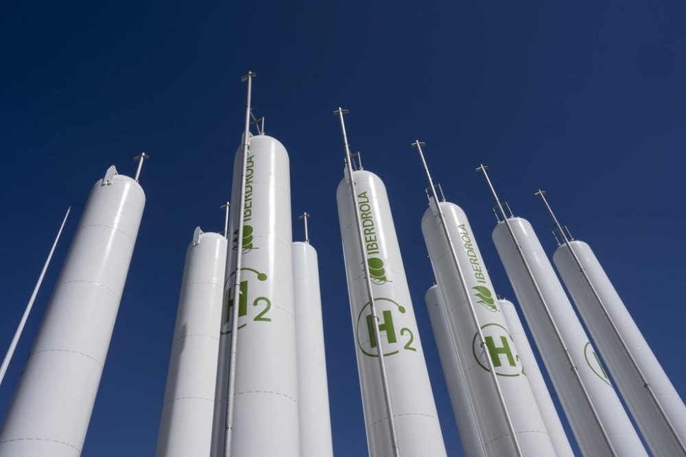 Hydrogen storage tanks are visible at the Iberdrola green hydrogen plant in Puertollano, Spain, on March 28, 2023. THE CANADIAN PRESS/AP-Bernat Armangue