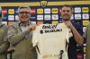 Aaron Ramsey, right, of Wales, poses for a photo with a team shirt during his official presentation as a player of Mexico City's Pumas soccer club, alongside club President Luis Raul Gonzalez, at La Cantera sports complex in Mexico City, Thursday, July 3, 2025. (AP Photo/Fernando Llano)