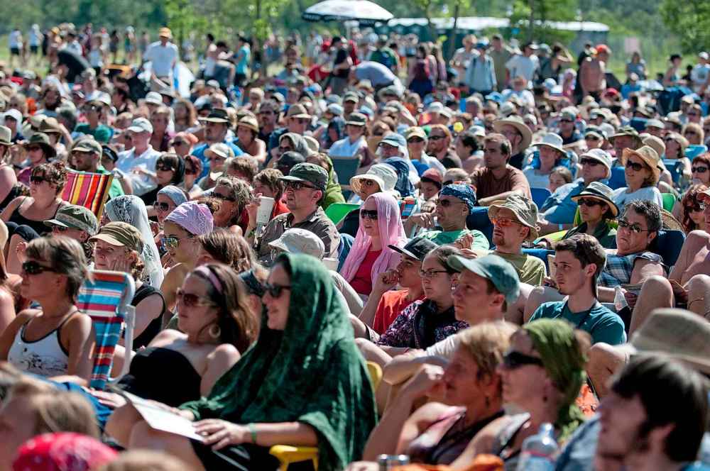 HADAS PARUSH / WINNIPEG FREE PRESS
Crowds at the Little Stage on the Prarie during the 2011 Folk Festival.