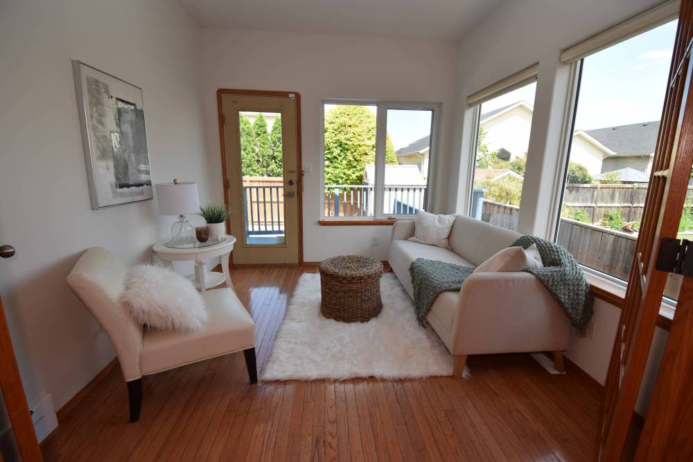 TODD LEWYS / FREE PRESS
The lovely sunroom is an ideal place to unwind or visit with friends.