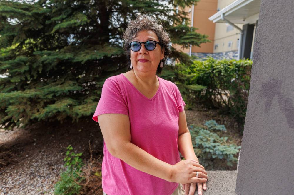 MIKE DEAL / FREE PRESS
                                Alberteen Spence of Tataskweyak Cree Nation is among the evacuees who’ve been brought back from Niagara Falls.