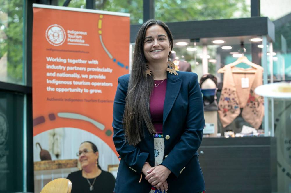 BROOK JONES/FREE PRESS
Indigenous Tourism Manitoba CEO Holly Spence in the new tourism discovery space Explore Indigenous at The Forks Market in Winnipeg on Friday.