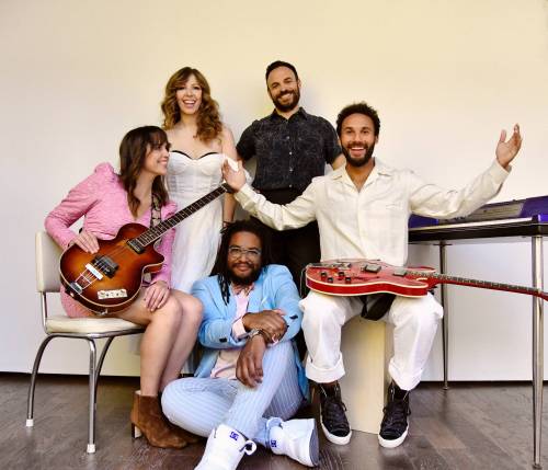 SHERVIN LAINEZ PHOTO
                                Lake Street Dive (from left): Bridget Kearney, Rachael Price, Akie Bermiss (seated), Mike Calabrese and James Cornelison.