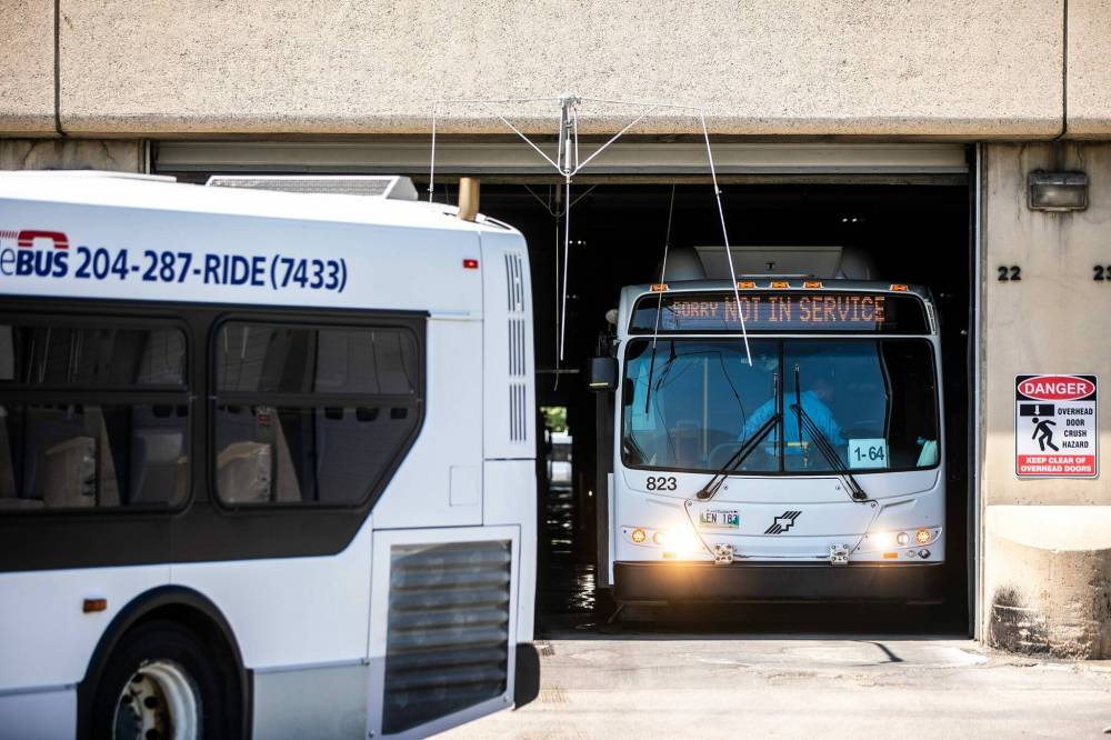 MIKAELA MACKENZIE / FREE PRESS
Winnipeg Transit’s newly launched Primary Transit Network ends up giving to some riders while taking away from others.