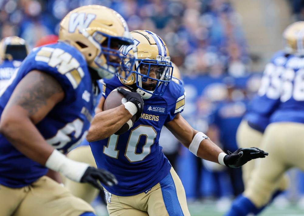 JOHN WOODS / THE CANADIAN PRESS FILES
Winnipeg Blue Bombers receiver Nic Demski (10) said Tuesday the team has to be better at finishing their drives.