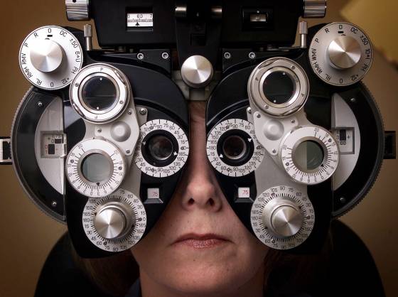 Since March, Manitoba optometrists have been refusing to handle all non-routine eye care cases out of frustration with the provincial government, which hasn’t signed a deal with them in years. (Pat McGrath / Free Press files)