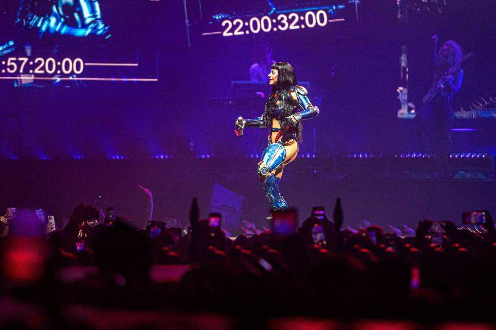 MIKE SUDOMA / FREE PRESS Katy Perry brings her theatric The Lifetime’s Tour to a sold out Canada Life Centre Saturday evening. Her first world tour in 8 years July 26, 2025