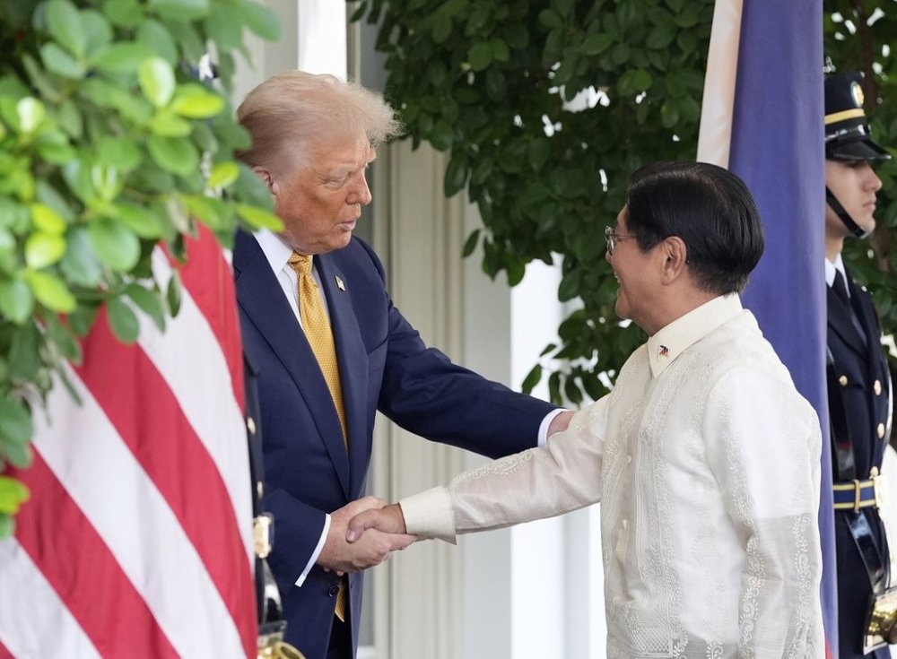 President Donald Trump greets Philippine President Ferdinand Marcos Jr., upon arrival at the White House, Tuesday, July 22, 2025, in Washington. (AP Photo/Alex Brandon)