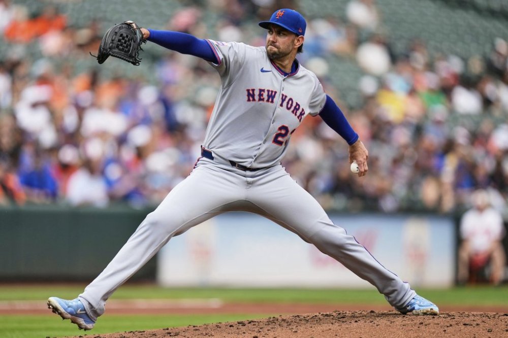 New York Mets starting pitcher David Peterson delivers during the second inning in the first baseball game of a doubleheader against the Baltimore Orioles, Thursday, July 10, 2025, in Baltimore. (AP Photo/Stephanie Scarbrough)