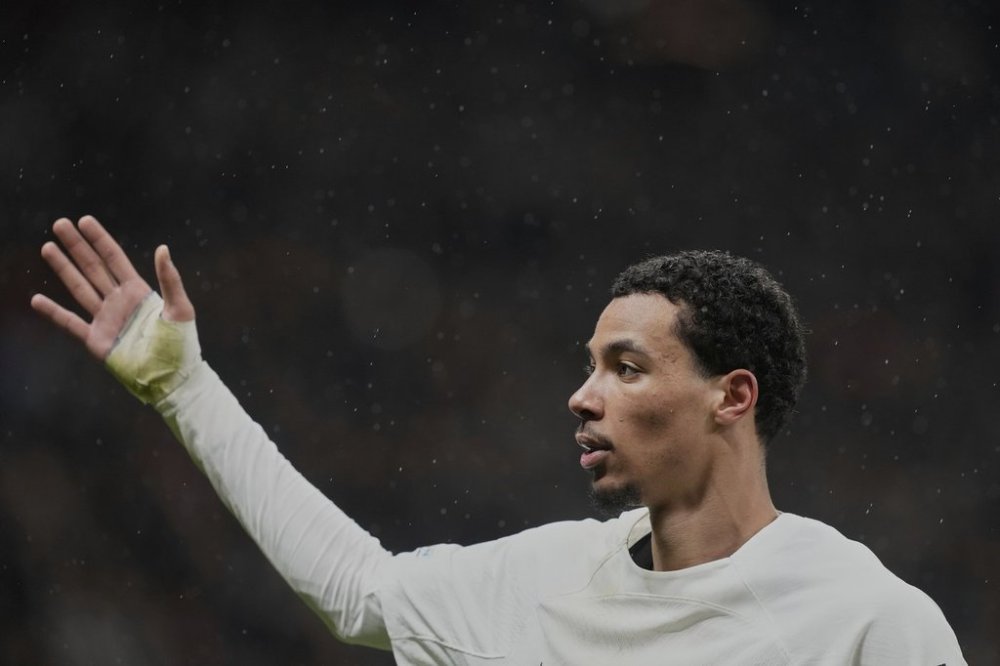 FILE - Frankfurt's Hugo Ekitike celebrates after scoring his side's third goal during the Europa League round of 16 second leg soccer match between Eintracht Frankfurt and Ajax at Deutsche Bank Park, in Frankfurt, Germany, March 13, 2025. (AP Photo/Michael Probst, File)