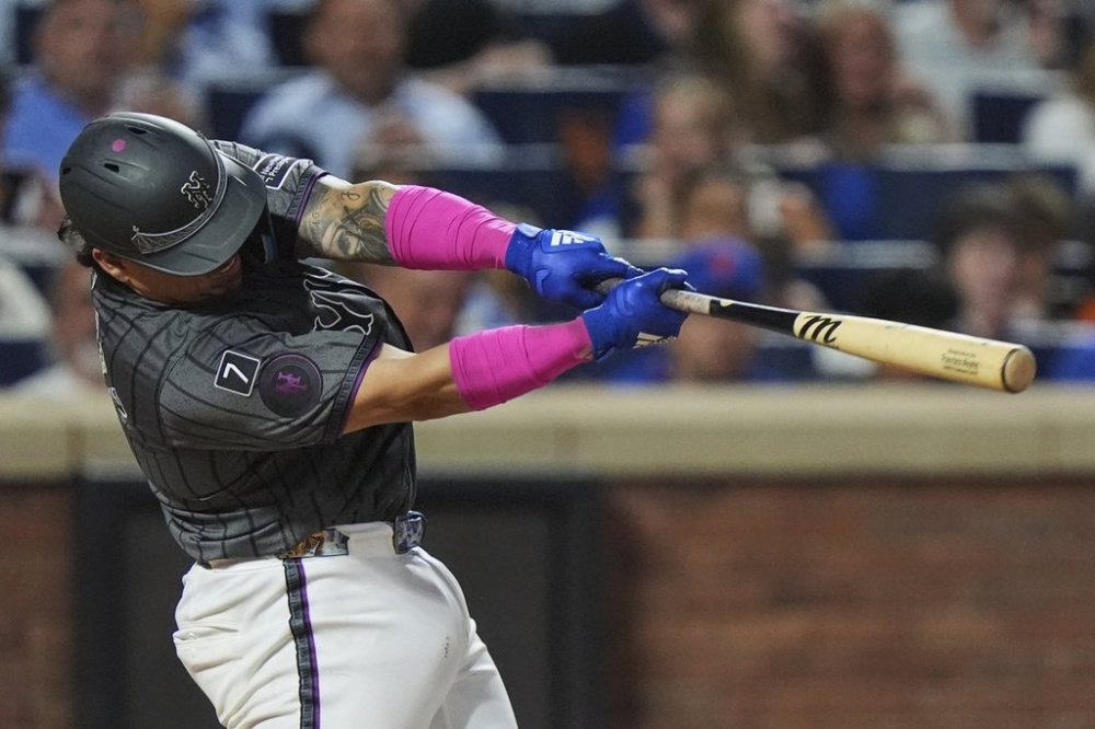 New York Mets' Francisco Alvarez hits a two-run home run during the fifth inning of a baseball game against the Los Angeles Angels Tuesday, July 22, 2025, in New York. (AP Photo/Frank Franklin II)