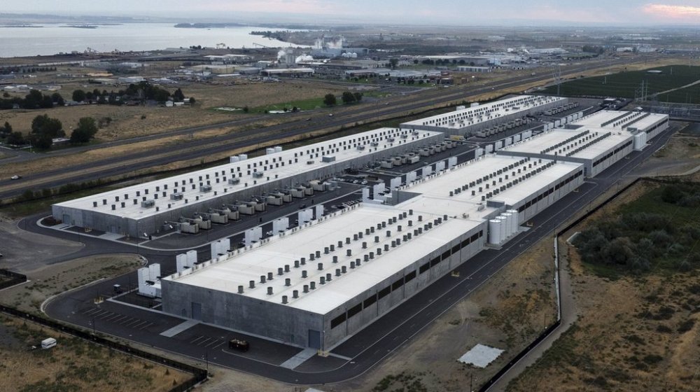 FILE - Amazon Web Services data center is visible on Aug. 22, 2024, in Boardman, Ore. (AP Photo/Jenny Kane, File)