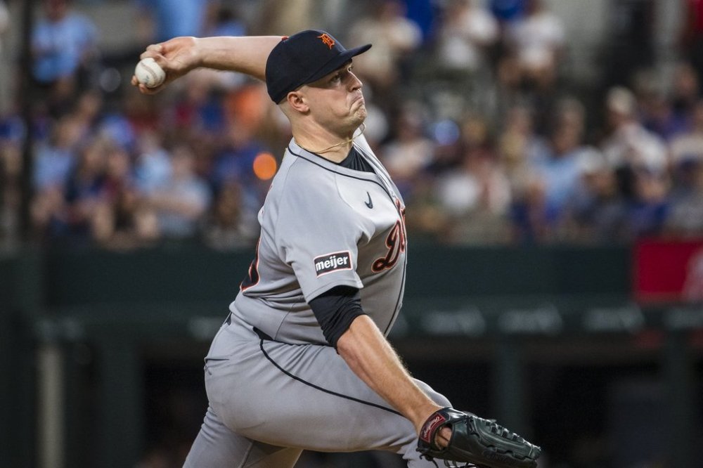 Detroit Tigers' Tarik Skubal pitches during the first inning of a baseball game against the Texas Rangers, Sunday, July 20, 2025, in Arlington, Texas. (AP Photo/Jessica Tobias)