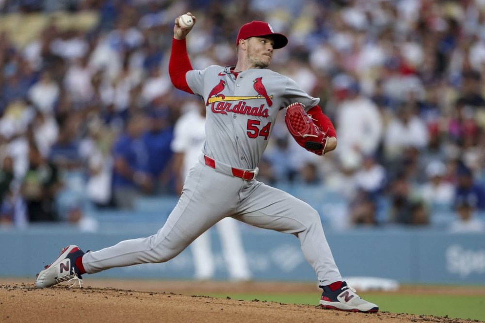 St. Louis Cardinals starting pitcher Sonny Gray delivers during the second inning of a baseball game against the Los Angeles Dodgers Monday, Aug. 4, 2025, in Los Angeles, Calif. (AP Photo/Eric Thayer)