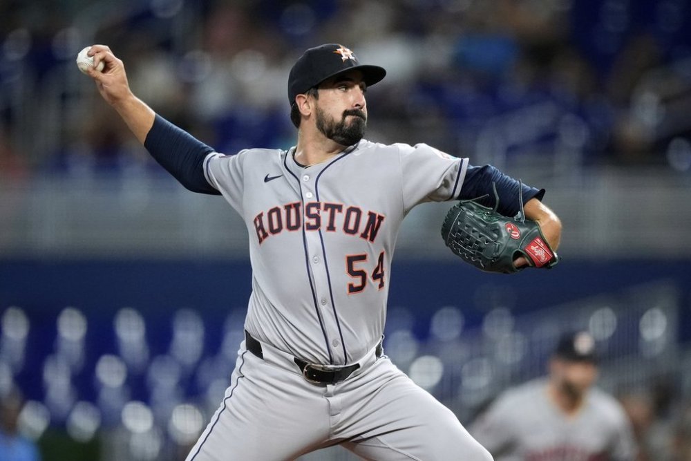 Houston Astros starting pitcher Jason Alexander (54) pitches in the first inning of a baseball game against the Miami Marlins, Monday, Aug. 4, 2025, in Miami. (AP Photo/Rebecca Blackwell)