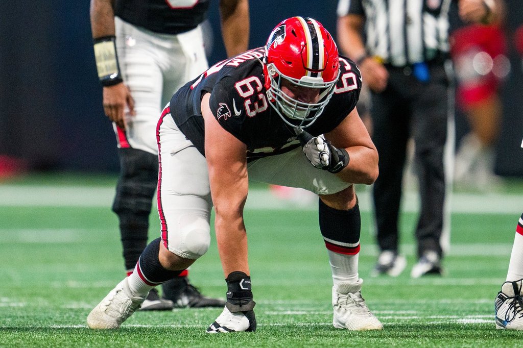 Chris Lindstrom on the field during a game