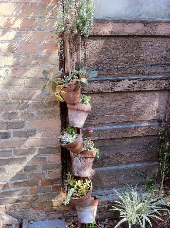 A clay pot ladder (Carlos Ferreira photo)