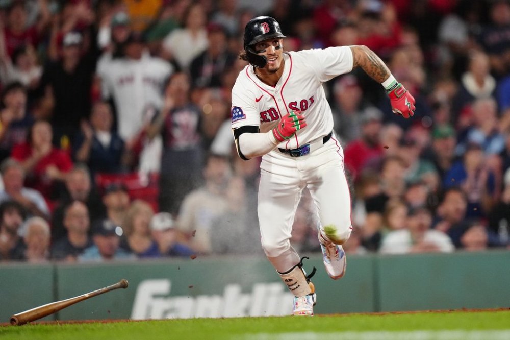 Boston Red Sox Jarren Duran runs after hitting an RBI double in the eighth inning of a baseball game against Cleveland Guardians, Tuesday, Sept. 2, 2025, in Boston. (AP Photo/Robert F. Bukaty)