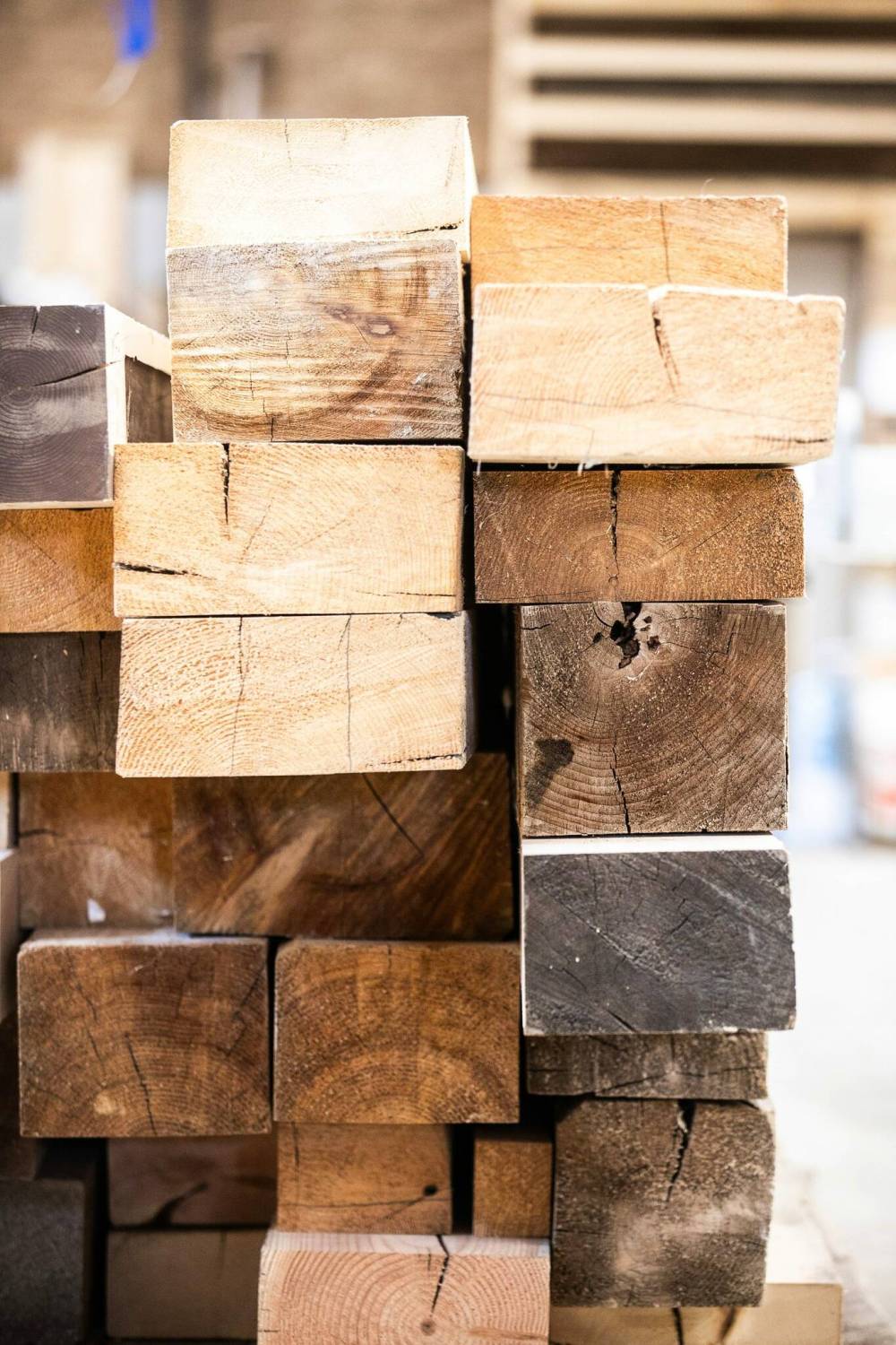 MIKAELA MACKENZIE / FREE PRESS
Prairie Barnwood specializes in using wood reclaimed from old barns.