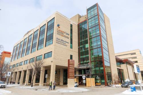 MIKE DEAL / FREE PRESS FILES
                                CancerCare Manitoba (675 McDermot Ave). Reporter: Tyler Searle 241217 - Tuesday, December 17, 2024.