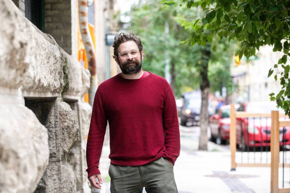 MIKAELA MACKENZIE / FREE PRESS
Witchpolice Radio’s Sam Thompson records his weekly podcast in his bedroom studio.