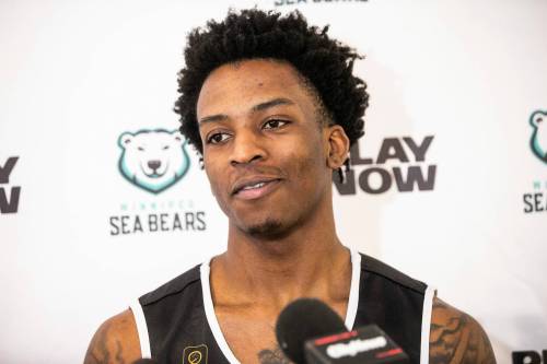 MIKAELA MACKENZIE / FREE PRESS
                                Winnipeg Sea Bears guard Terry Roberts had just recorded his first professional double-double with his hometown Long Island Nets back in February 2024 when he was shot. Roberts has long-since recovered and is thriving on the court with the Sea Bears.