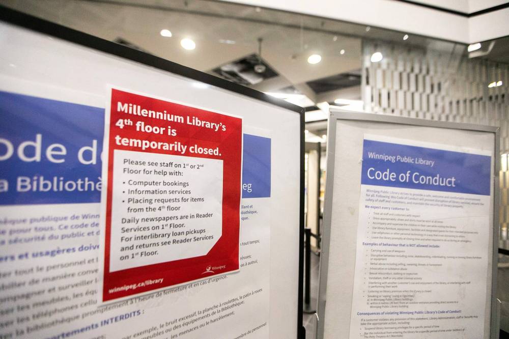 MIKAELA MACKENZIE / FREE PRESS
The Millennium Library’s fourth floor was closed indefinitely Thursday following the death of a man who jumped over a railing two weeks ago, and another person threatening suicide Wednesday.