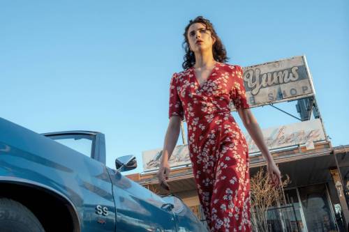 KAREN KUEHN / FOCUS FEATURES / TNS
                                Margaret Qualley stars as Honey O&rsquo;Donahue in Honey Don&rsquo;t!
