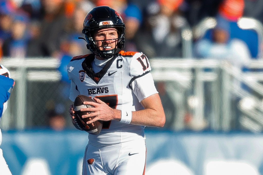 Stanford visits Hawaii on Saturday for Week 0 matchup