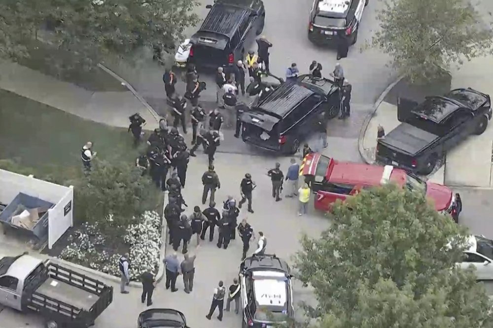 This image taken from footage by WPVI-TV/6ABC shows police responding to a reported active shooter at Villanova University on Thursday, Aug. 21, 2025, in Villanova, Pa. (WPVI-TV/6ABC via AP)