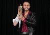 bbno$ poses for photos after winning the TikTok Juno Fan Choice award during the Juno Awards in Vancouver on Sunday, March 30, 2025. THE CANADIAN PRESS/Darryl Dyck