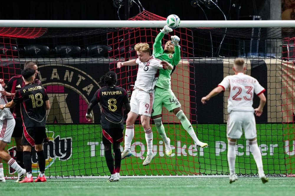 Atlanta United goalkeeper Jayden Hibbert (42) plays the ball during an MLS soccer match against Toronto FC at Mercedes-Benz Stadium in Atlanta, Ga., on Sunday, Aug. 24, 2025. THE CANADIAN PRESS/Handout — Atlanta United, Mitch Martin