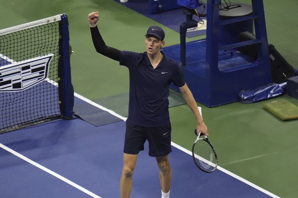Jannik Sinner, of Italy, reacts after defeating Felix Auger-Aliassime, of Canada, during the men's singles semifinals of the U.S. Open tennis championships, Friday, Sept. 5, 2025, in New York. (AP Photo/Seth Wenig)
