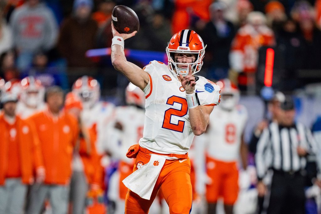 Cade Klubnik、Caleb Downs College Footballのトップアワードの初期のお気に入り – ウィニペグフリープレス