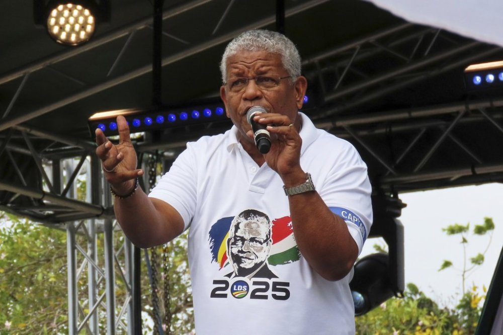 President Wavel Ramkalawan of the Republic of Seychelles and presidential candidate for Linyon Demokratik Seselwa delivers a speech at a campaign rally at Freedom Square in Victoria, Seychelles, Sunday, Sep. 21, 2025. (AP Photo/Emilie Chetty)