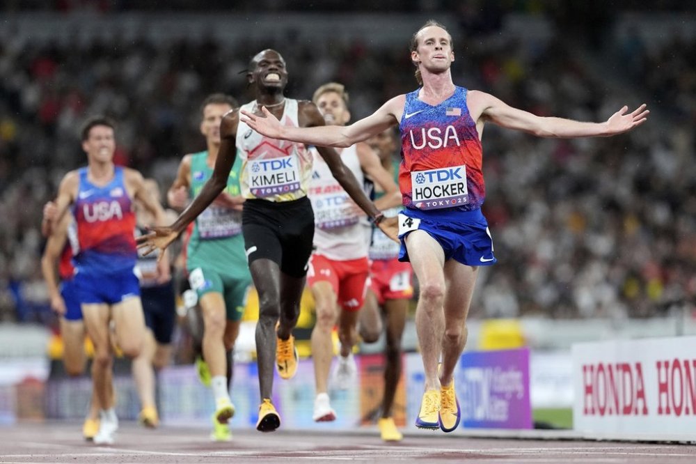 United States' Cole Hocker celebrates winning the gold in the men's 5,000 meters final at the World Athletics Championships in Tokyo, Sunday, Sept. 21, 2025. (AP Photo/Petr David Josek)