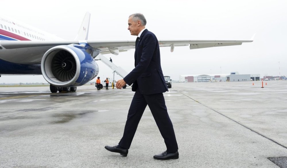 Prime Minister Mark Carney departs Ottawa on Thursday, Sept. 25, 2025, on route to the United Kingdom. THE CANADIAN PRESS/Sean Kilpatrick