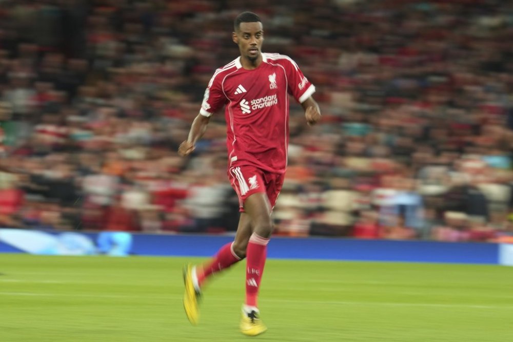 Liverpool's Alexander Isak runs during the Champions League opening phase soccer match between Liverpool and Atletico Madrid at Anfield stadium in Liverpool, England, Wednesday, Sept. 17, 2025. (AP Photo/Jon Super)