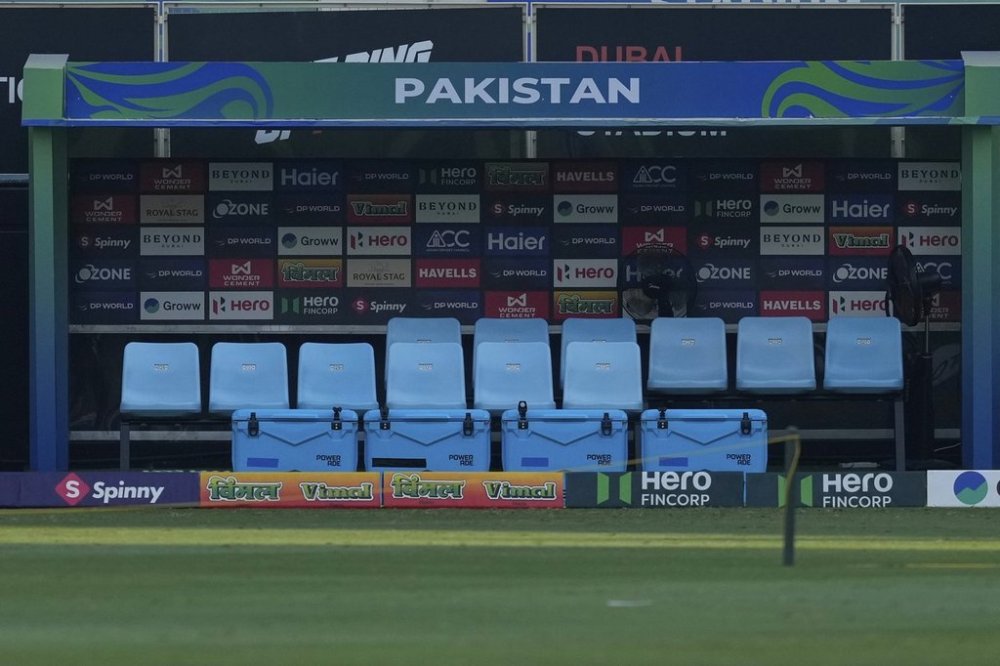 Pakistan’s handshake dispute with India delays start of its Asia Cup cricket game against UAE