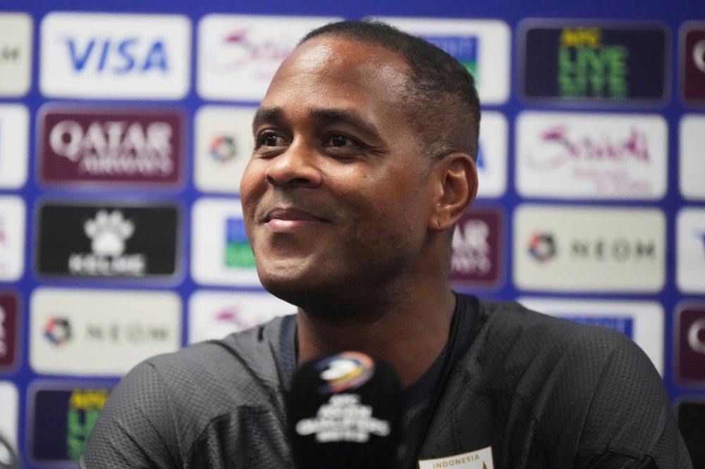 FILE - Indonesia's coach Patrick Kluivert speaks during a press conference ahead of the World Cup qualifying match against Australia at the Sydney Football Stadium in Sydney, Australia, on March 19, 2025. (AP Photo/Mark Baker, File)