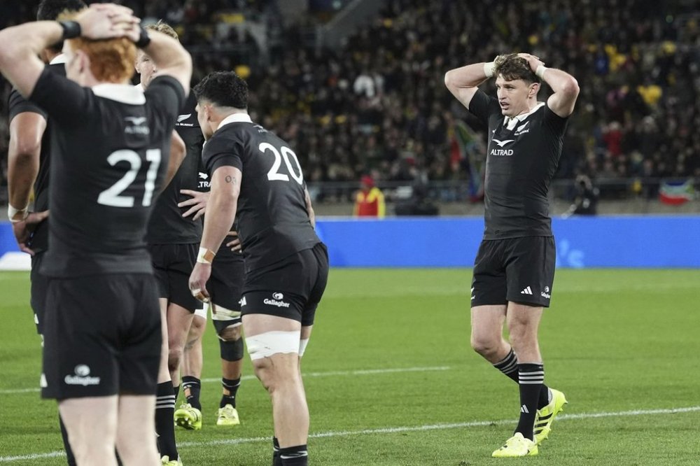 All Blacks Beauden Barrett reacts during their Rugby Championship test match against the Springboks in Wellington, New Zealand, Saturday, Sept. 13, 2025. (AP Photo/Marty Melville)