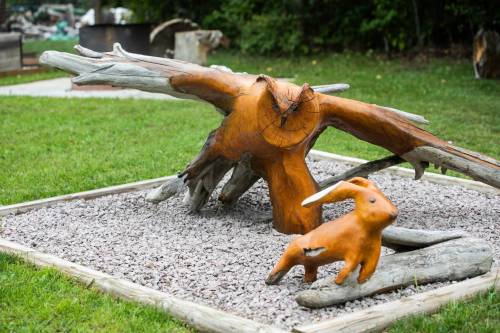 MIKAELA MACKENZIE / FREE PRESS
                                Gary Foidart’s driftwood sculptures in his Winnipeg Beach yard