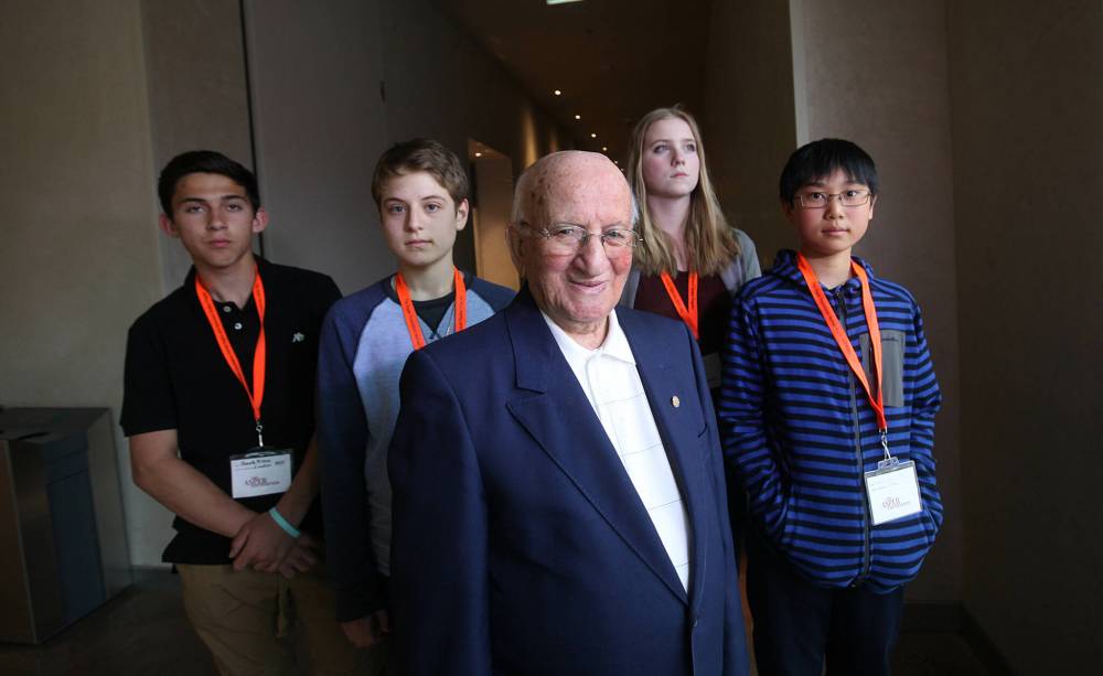 RUTH BONNEVILLE / FREE PRESS Files
Gotfried was 90 years old when met with a group of students from Alberta participating in the Asper Foundation Human Rights and Holocaust Studies Program and visiting the CMHR.