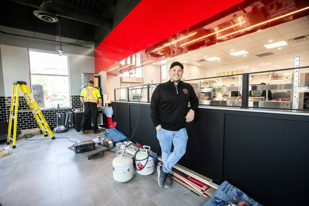MIKAELA MACKENZIE / FREE PRESS
Mark Beyer (pictured) and Nieroda signed a deal to open several Jimmy John’s locations across Manitoba over the next decade.