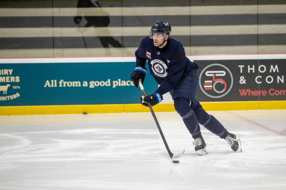 BROOK JONES / FREE PRESS
Winnipeg Jets captain Adam Lowry said Thursday that he’s ‘super happy’ with how his hip is feeling since hitting the ice for the first time since undergoing hip surgery in late May.