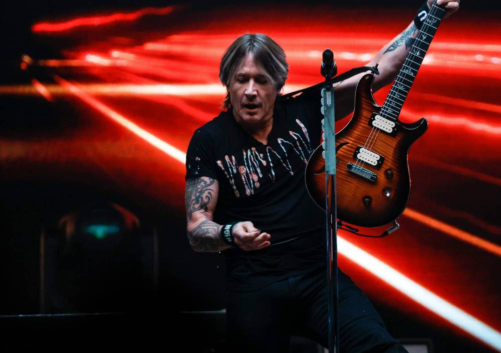 JOHN WOODS / FREE PRESS
Keith Urban's roughly two-hour show made creative use of the full spectrum of stage lighting technology.