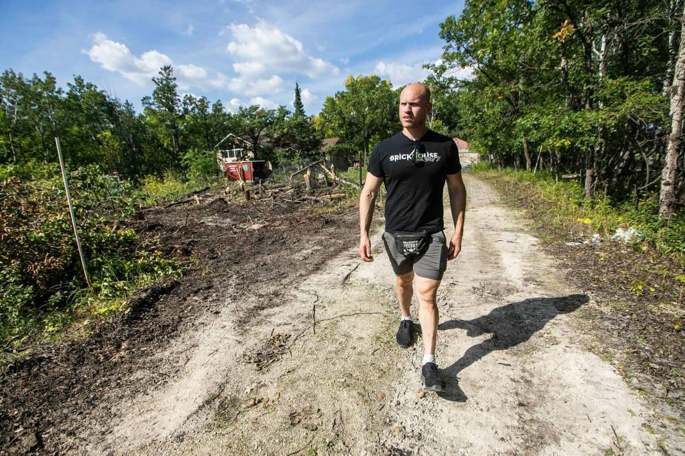 MIKAELA MACKENZIE / FREE PRESS FILES
Paul Taylor confirmed to the Free Press on Tuesday that the house and outbuildings on his Charleswood property have been reduced to rubble, which he expects to be cleared any day now.