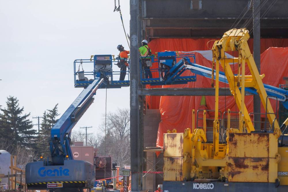 MIKE DEAL / FREE PRESS FILES
Construction work at Winnipeg’s north sewage-treatment plant in March. Ultraviolet treatment at the pollution control centre in north Winnipeg will temporarily cease in October.
