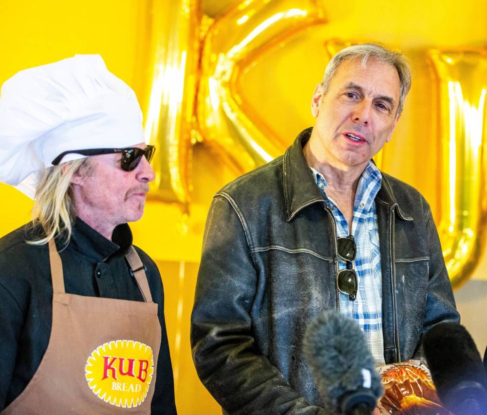 MIKAELA MACKENZIE / FREE PRESS FILES
Former owner Ross Einfeld (right) is going to court to reclaim the KUB Bread brand from Pepper Foster (left).