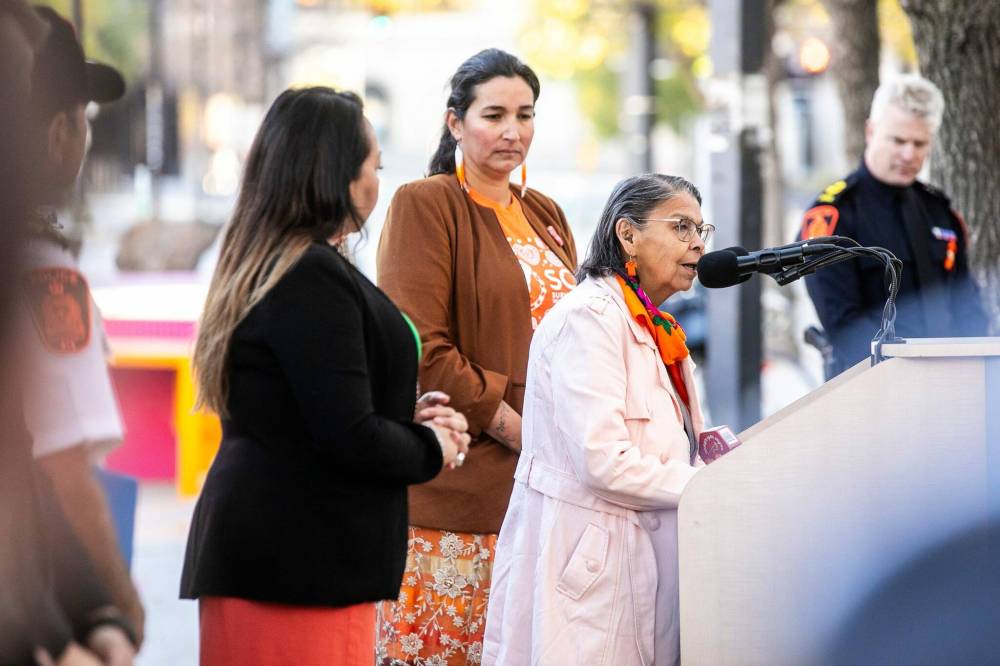 MIKAELA MACKENZIE / FREE PRESS
Elder Geraldine (Gramma) Shingoose urged officers to reflect on her story, and on the stories of thousands of other residential school survivors.